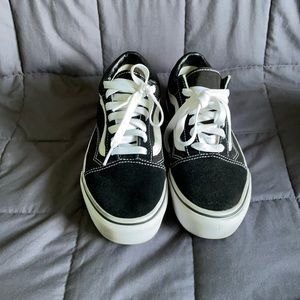 Black Vans Platform Old Skool sneakers size 6